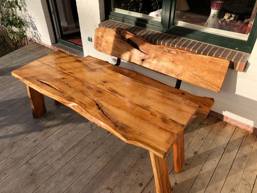 Terassenmöbel aus Vollholz